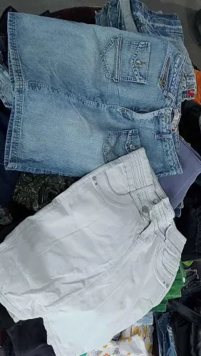 50 pç Roupas em estado de novas lote