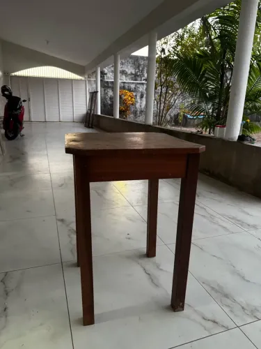 Mesa/Escrivaninha de madeira