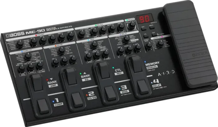 Pedaleira Multiefeitos Para Guitarra | Boss ME-90