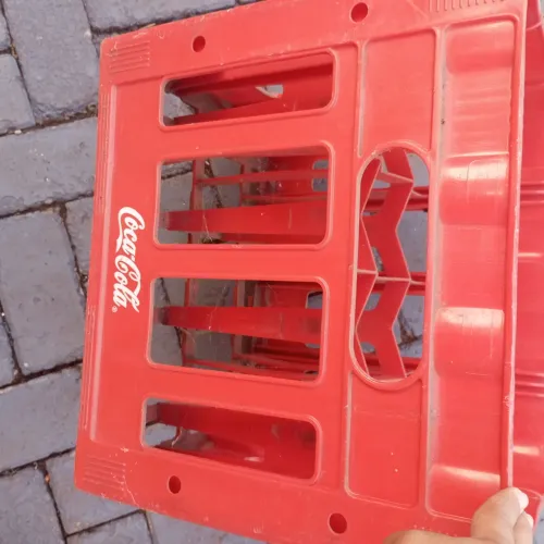 Caixa plástica coca 1 litro 