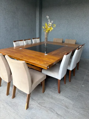 Mesa linda e chique para 16 lugares