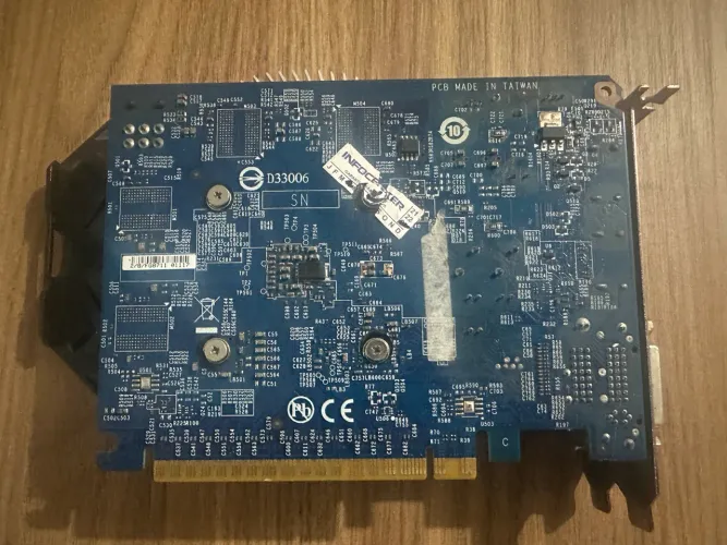 Placa de video NVIDIA GFORCE GTX 750Ti 1GB GDDR5 HDMI DVI usado
