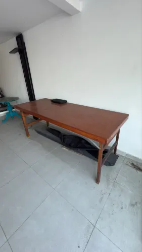 Mesa de madeira perfeito estado