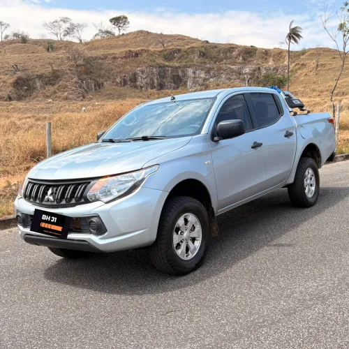 Mitsubishi L200 Triton Sport GLX 2.4 CD Diesel Mec. 2018