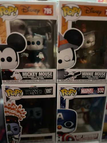 Lote 2 Funkos- Mickey e Minnie mouse Halloween