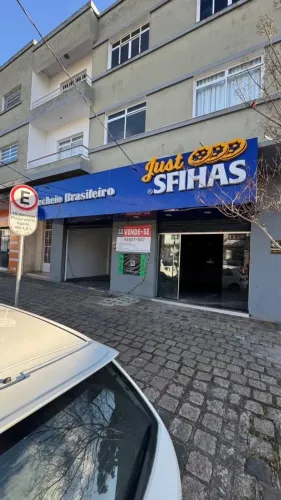 Sala comercial para aluguel possui 80 metros quadrados no Rebouças - Curitiba - PR