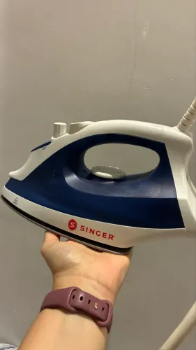 Ferro de passar roupas Singer