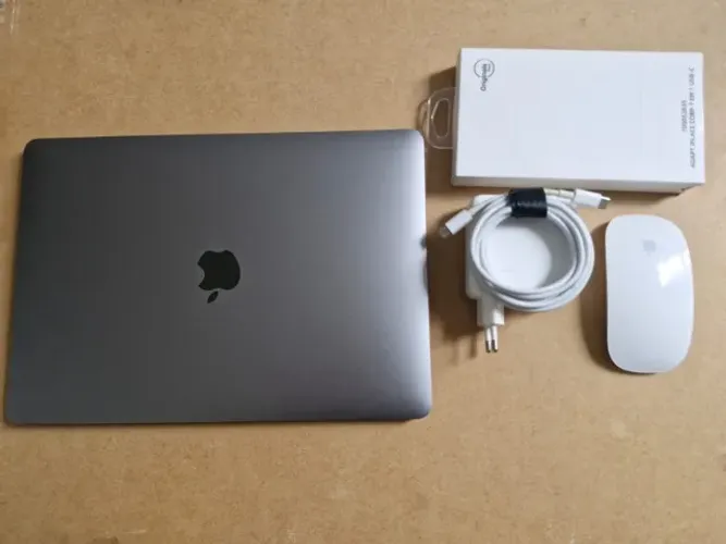 Macbook 13, 2017,  16GB, Adaptador 7x1, Mouse Apple