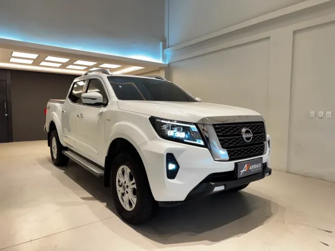Nissan Frontier XE CD 4X4 2.3 Bi-TB Diesel Aut. 2025