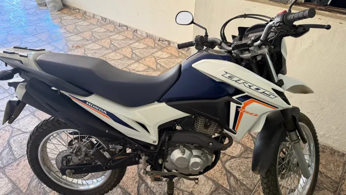 Honda Bros 160 - Conservada, Econômica e Pronta pra Rodar