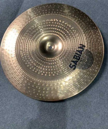 Prato CHINA TOP 16 Bronze, lindo som! Prato Novíssimo! Sabian dispensa comentários.