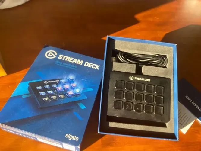 Mesa controladora Elgato Stream Deck