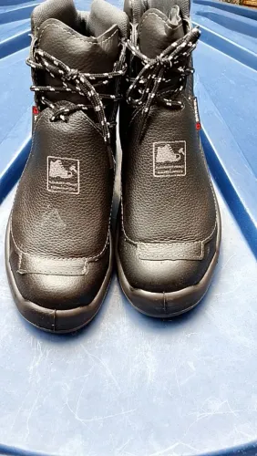 Vendo uma bota manobreira pontuação 39 