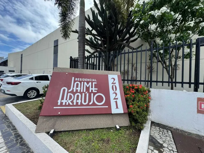 Residencial Jaime Araújo 3/4 sendo 2 suítes + dependencia no Jardins [20005]