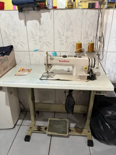 Máquina de costura Reta SunStar motor novo 