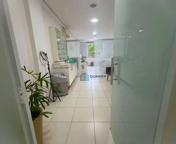 Sala Comercial à Venda no Córrego Grande, Florianópolis !!
