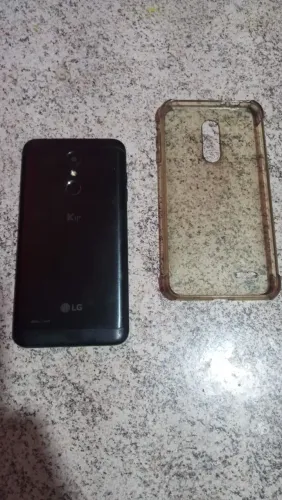 Celular simples em ótimo estado funcionando perfeitamente 