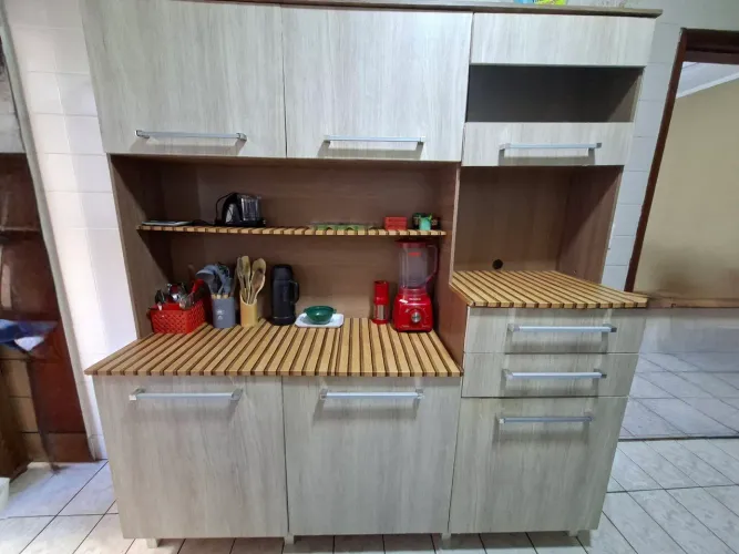 Armário de cozinha usado 06 portas/02 gavetas