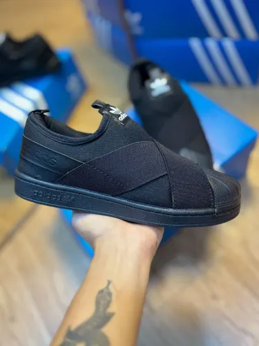 TÊNIS ADIDAS SLIP ON UNISSEX