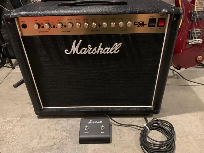 Amplificador Marshall DSL40C