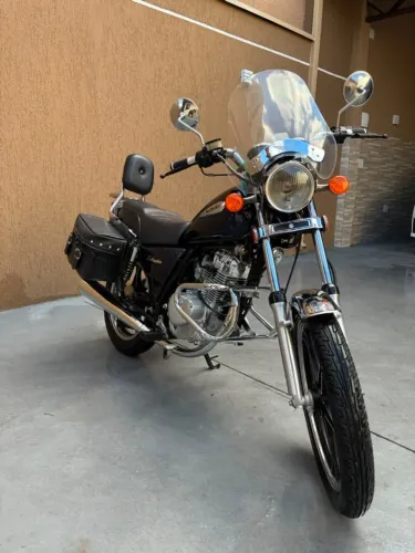 Suzuki Intruder 125 ano 2008 (Baixa quilometragem, ótimo estado de conservação)