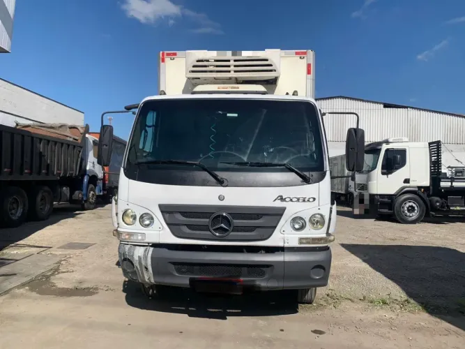 VENDO MERCEDES BENS ACCELO 1016 COM BAÚ