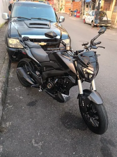 VENDO DOMINAR 400 2024