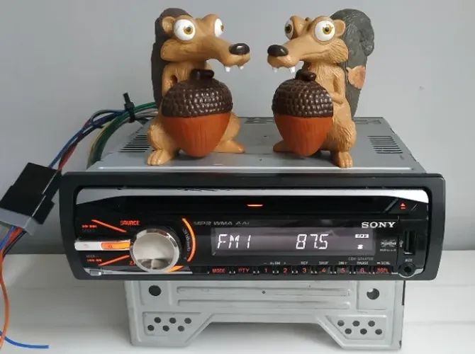 RADIO CD SONY CDX-GT447UX FUNCIONANDO