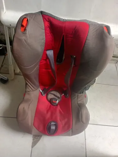 Cadeira de carro até 25 kilos 