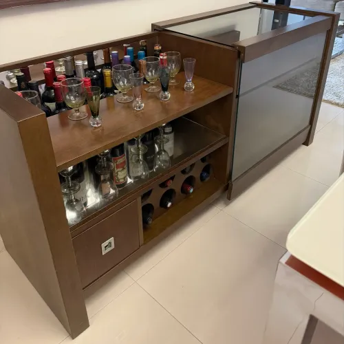 Buffet/Cristaleira e Adega