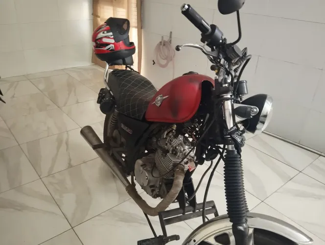 Suzuki intruder 125 customizada