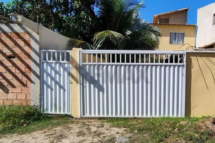 À venda duas casas independentes com piscina e vista permanente para as serras em Tucuns, 