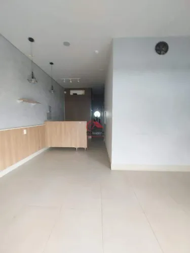 Loja Comercial com Cozinha e Área de Serviço - Bairro Abadia