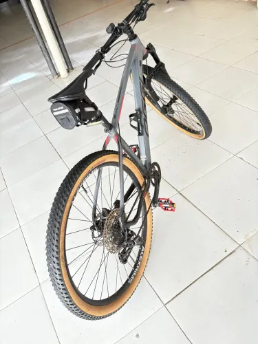Bicicleta OGGI 7.3