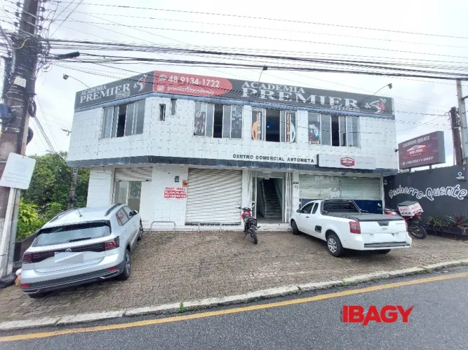 Oportunidade! Loja em Ponta de Baixo - São José