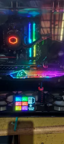 PC Gamer Ryzen 7 5700X | RX 7700 XT 12GB | 64GB RAM | 1TB SSD NVMe