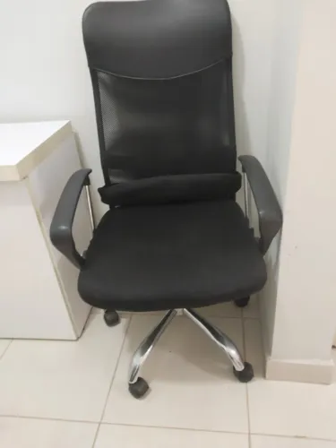 POLTRONA GIRATÓRIA NOVA
