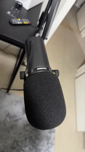 SHURE SM7B (tá barato pra vender hoje)