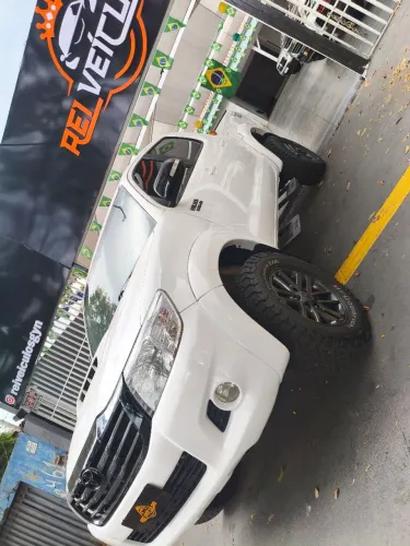 Toyota Hilux CD SRV D4-d 4X4 3.0 TDI Diesel AUT 2013