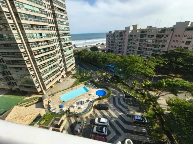 Apartamento em andar alto com 152m², 4 quartos com belíssima vista para o mar
