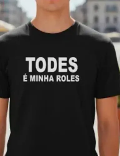 Camisetas com estampas variadas