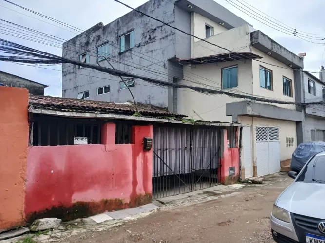 Vende-se essa casa no Ibura.