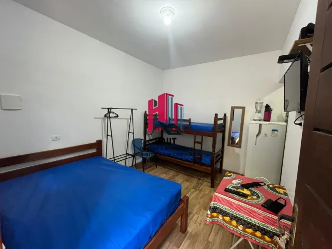 Kitnet na Praia da Maranduba, Mobiliado, 800 Metros da Praia, Incluso Água e Luz, Moradia