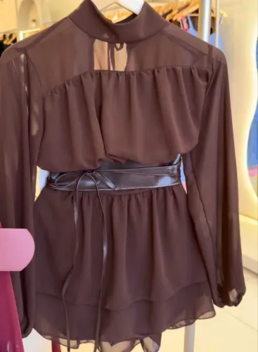 Vendo vestido usado apenas 1 vez , obs vestido estilo  macaquinho 