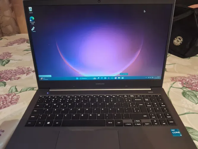 Notebook Samsung i3 11ª Geração | 4GB RAM | HD 1TB | Pouco uso