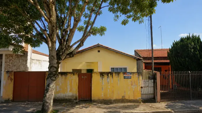 VENDO CASA LOCAL DA PARA FAZER PONTO COMERCIAL BAIRRO CENTRAL ACEITO PROPOSTA