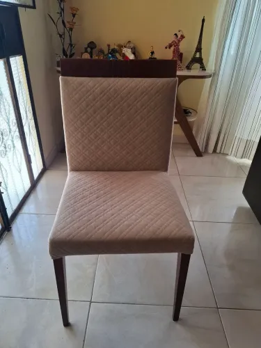 Cadeiras para sala de jantar R$150,00 cada.