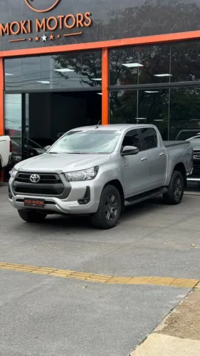 Toyota Hilux CD SR 4X4 2.8 TDI Diesel Aut. 2025