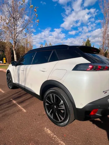 Peugeot E-2008 5P Aut. (elétrico) 2023