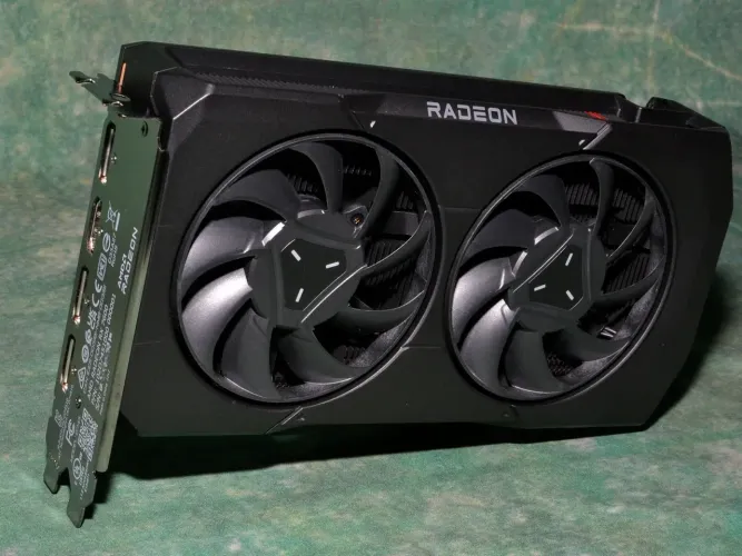RX 7600 Founders edition